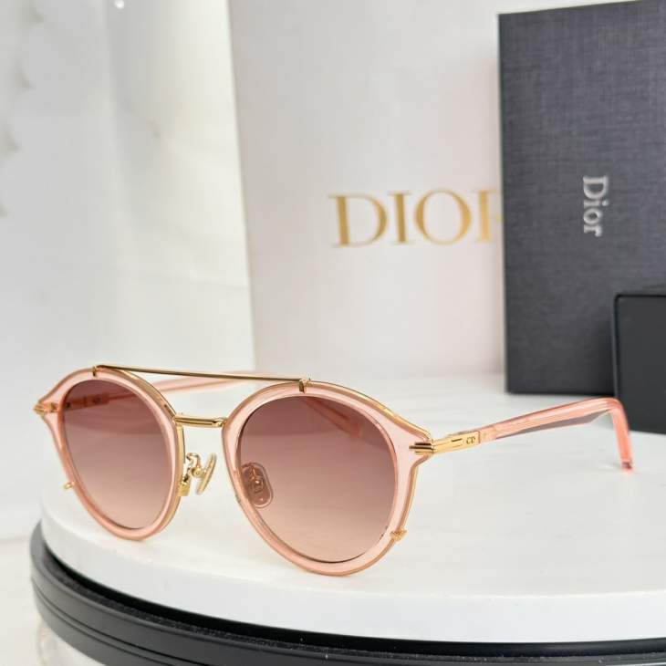 Picture of Dior Sunglasses _SKUfw77644402fw